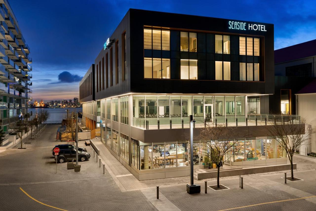 Seaside Hotel Норт Ванкувър Екстериор снимка